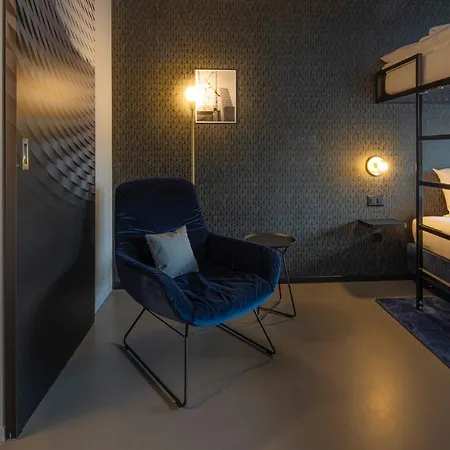 Bloom Boutique & Lounge מלון בזל